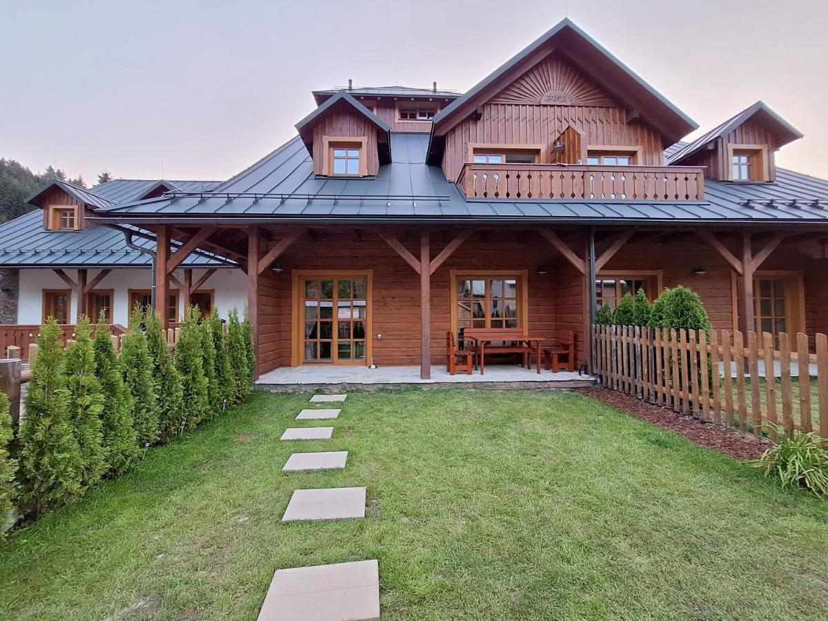 Apartman Jezerne Velke Karlovice Luaran gambar