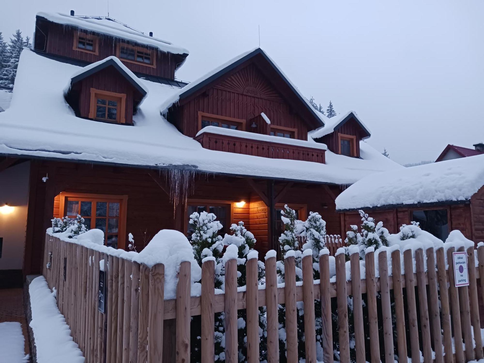Apartman Jezerne Velke Karlovice Luaran gambar
